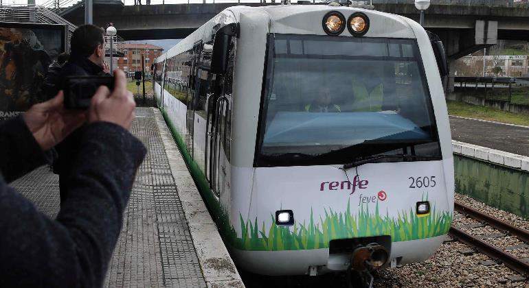 renfe-tren-gas-licuado-770-efe.jpg