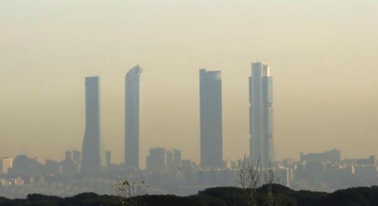 contaminacion-madrid-torres.jpg