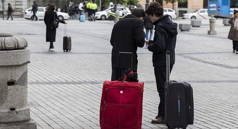 Turistas_Madrid.jpg