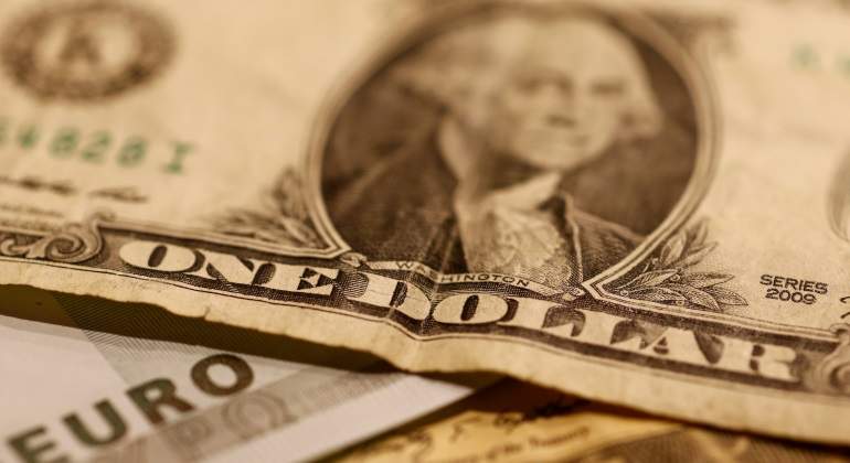 dolar-reuters.jpg