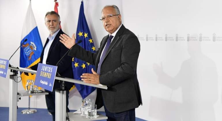 El presidente de Canarias ngel Vctor Torres y el presidente del Cabildo de la Gomera Casimiro Curbelo