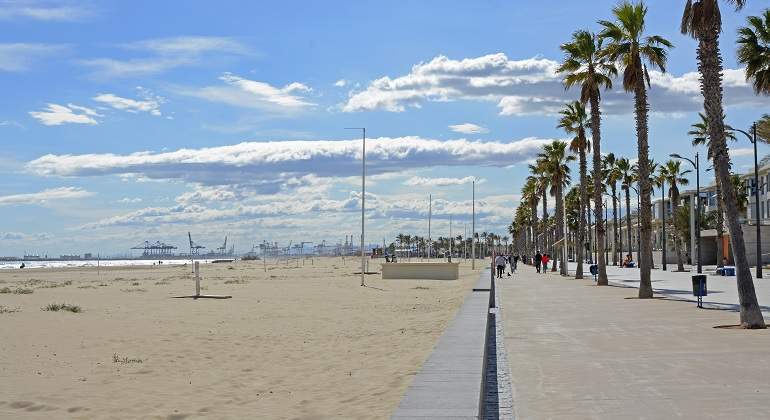 La playa de la Malvarrosa en Valencia
