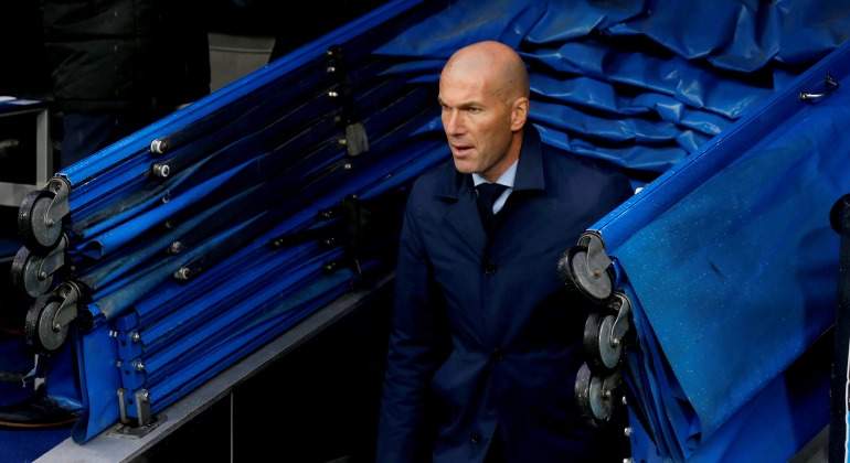 Zidane-sale-tunel-2018-Bernabeu-efe.jpg