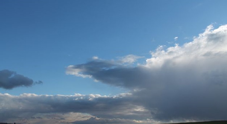 Cielos con intervalos nubosos.jpg