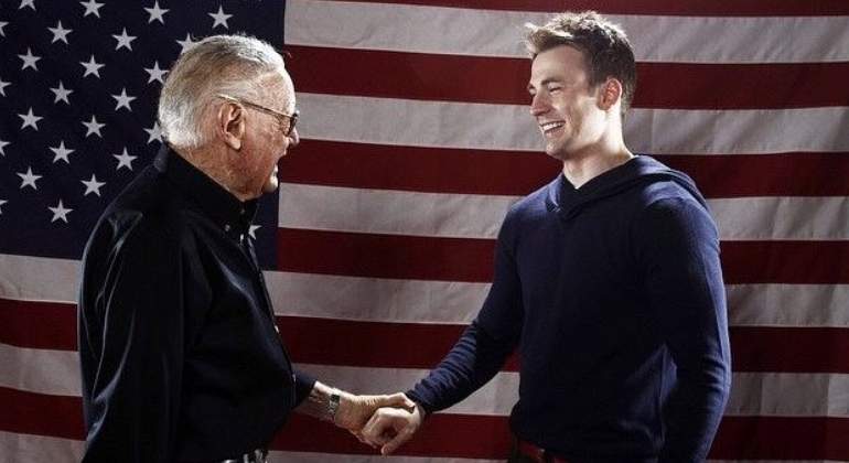 chris-evans-stan-lee-marvel.jpg