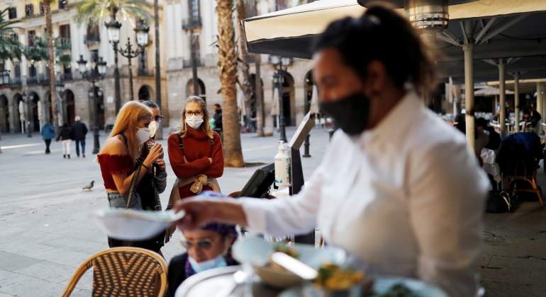 coronavirus-bar-barcelona-reuters.jpg