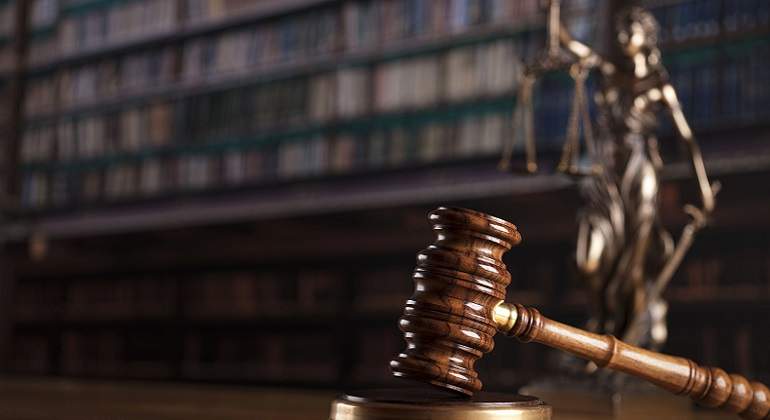 Simbolo-Justicia-y-mazo-770-x-420-Istock.jpg