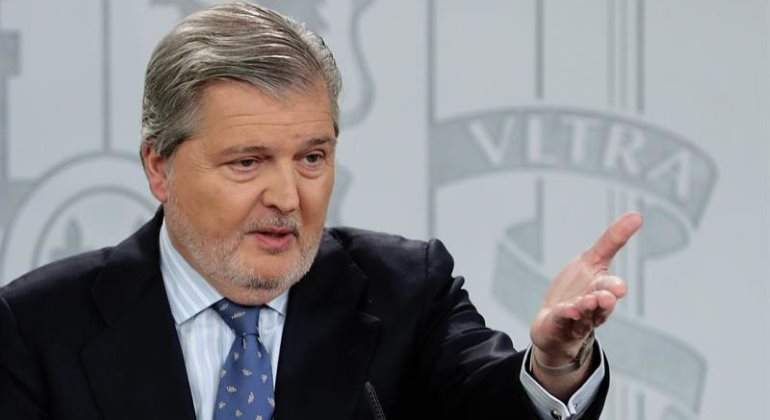 mendez-vigo-mano-consejo-febrero-2018-770-efe.jpg