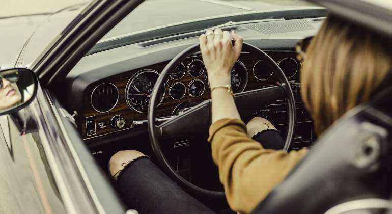 coche-conductora-mujer-midas-pixabay.jpg