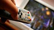 La televisión de pago desbanca a la luz como el servicio peor valorado por los españoles