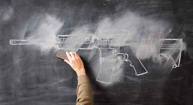 pizarra-pistola-terrorismo-getty.jpg