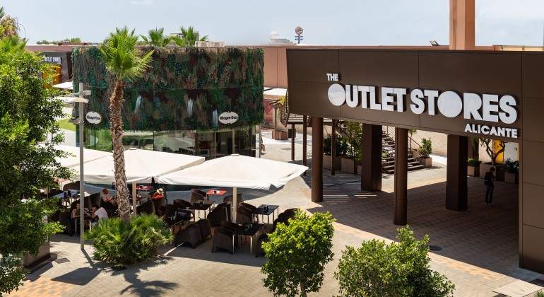 outlet-stores.jpg