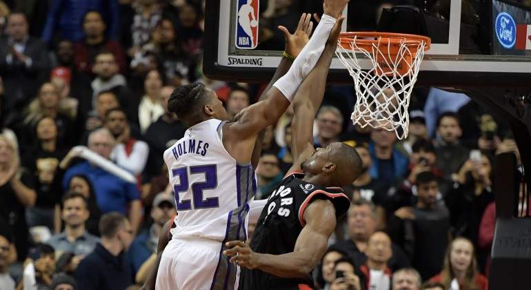 ibaka-sacramento-nov2019-reuters.jpg