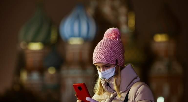 moscu-chica-mascarilla-movil-reuters.jpg