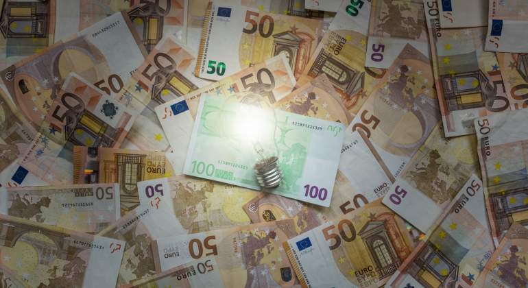 billetes-bombilla-dreamstime.jpg