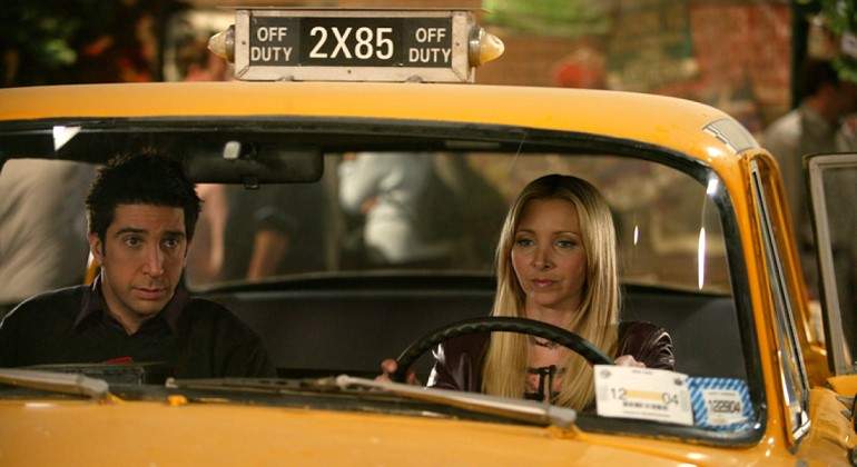 friends-taxi-phoebe.jpg