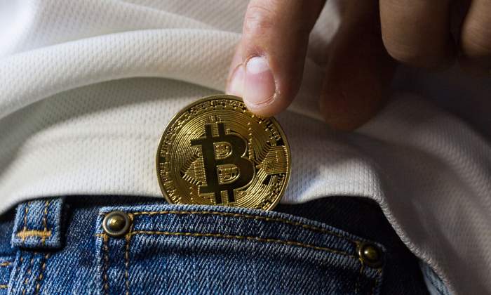 bitcoin-robo.jpg