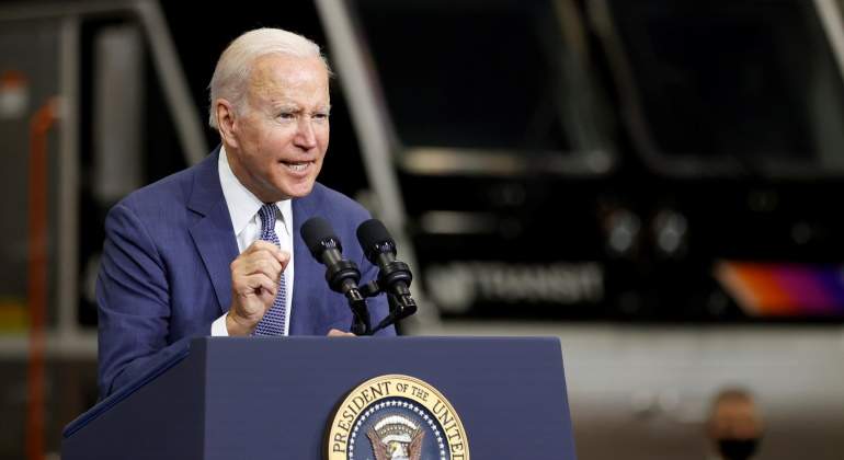 biden-puno-atril-reuters-770x420.jpg