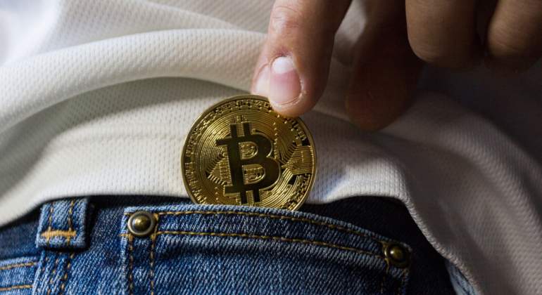 bitcoin-robo.jpg