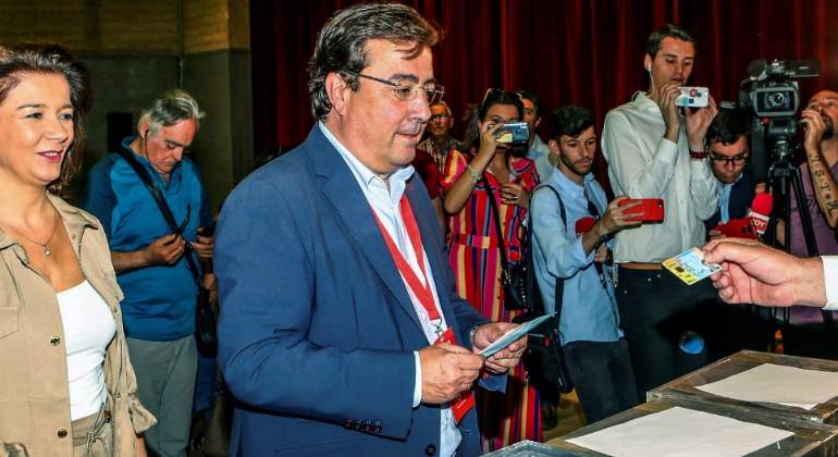 vara-vota-extremadura-26m-efe.jpg