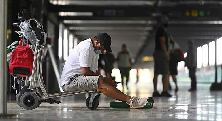 turista-covid-carrito-viaje-aeropuerto-efe.jpg