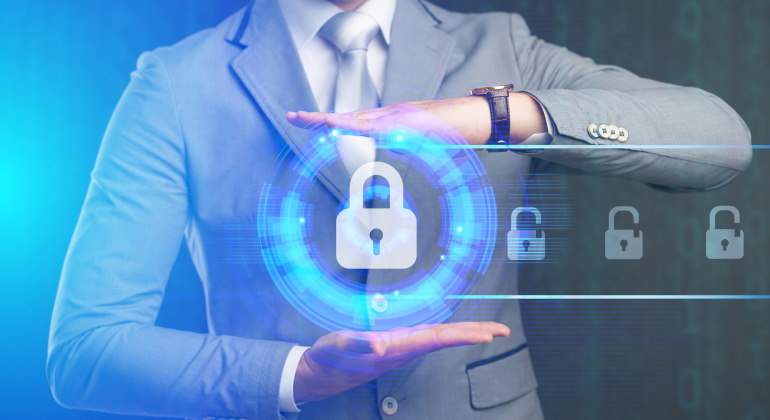 ciberseguridad-profesional-online-770-dreamstime.jpg