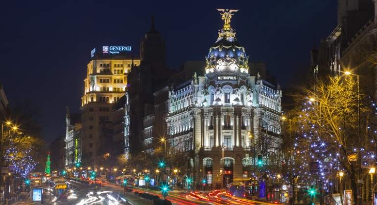 gran-via-noche-metropolis-dreams.jpg