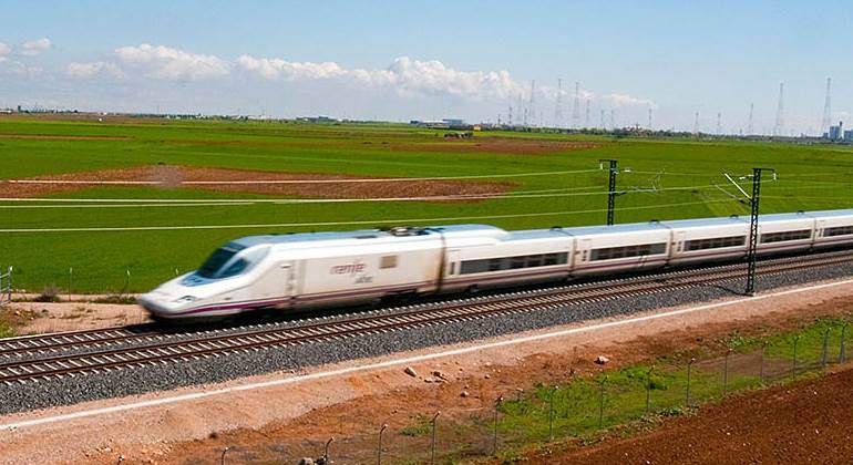 renfe-tren-via-770.jpg
