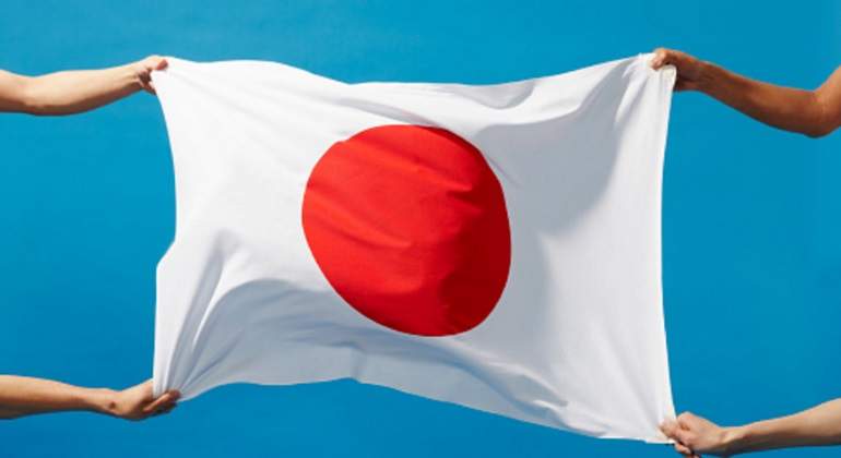 japon-bandera-estirada.jpg