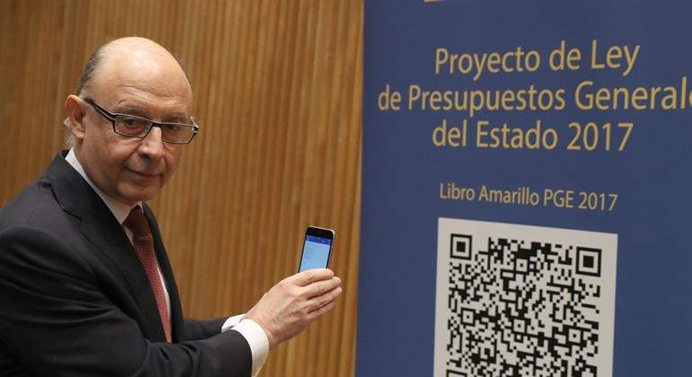 montoro-presupuestos-2017-efe.jpg