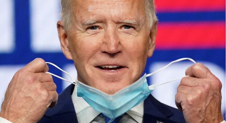 joe-biden-eeuu-feliz-quitando-mascarilla-4noviembre2020-reuters-770x420.jpg