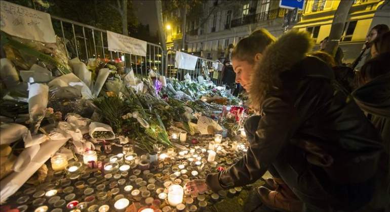 atentado-paris-homenaje-13N-efe.jpg