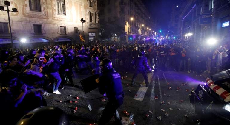 sentencia-disturbios-batalla-campal-barcelona-reuters.jpg