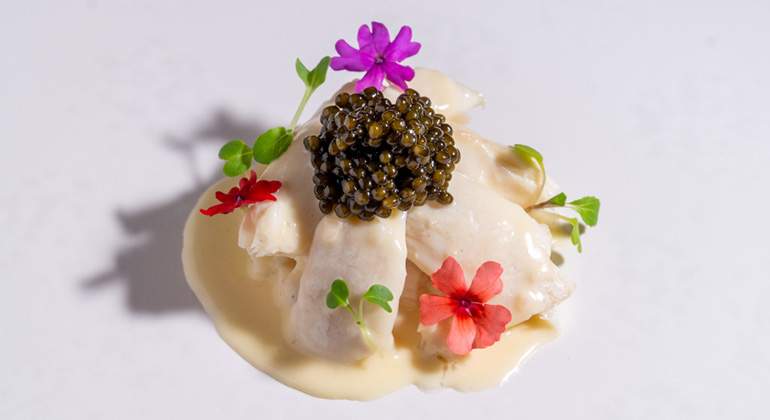 FOTO-1--oreja-de-lubina-al-beurre-blanc-y-caviar.JPG