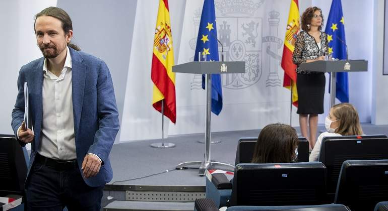 Pablo-Iglesias-Maria-Jesus-Montero.jpg