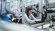 Cinco retos pendientes en 2021 para incorporar a las mujeres a las carreras STEM
