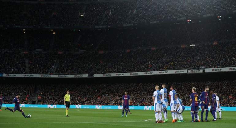 Messi-falta-Leganes-Camp-Nou-2018-reuters.jpg