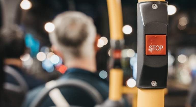 bus-stop-istock.jpg