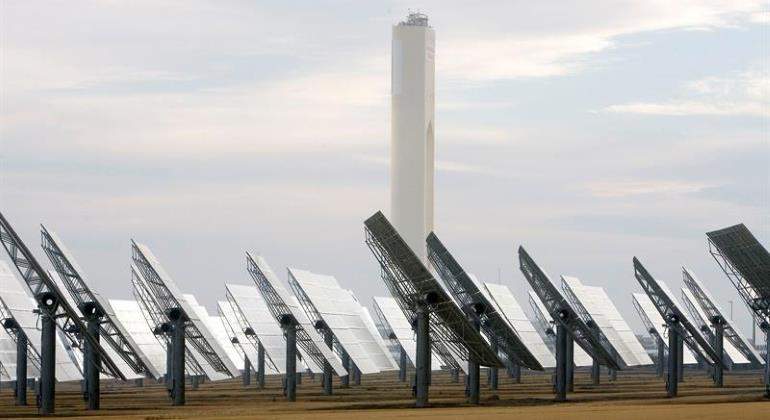 abengoa-paneles-efe-770.jpg