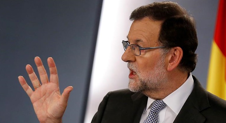 rajoy-mano-20abril2016-efe.jpg