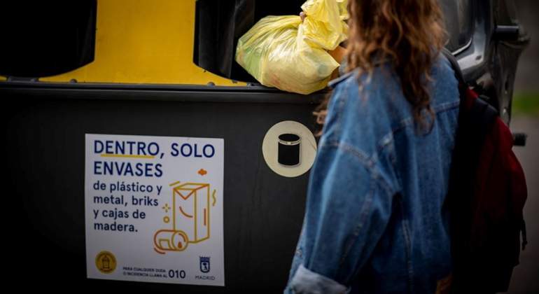 cubo-reciclaje-envases-bricks-ep.jpg