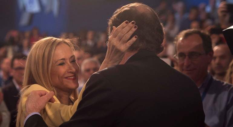 cifuentes-rajoy-convencion-2018-efe.jpg
