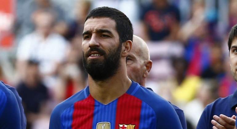 Arda-Turan-presentacion-gamper-2016-efe.jpg