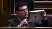 Los nuevos diputados cobrarán más de 3.800 euros y contarán con iPad