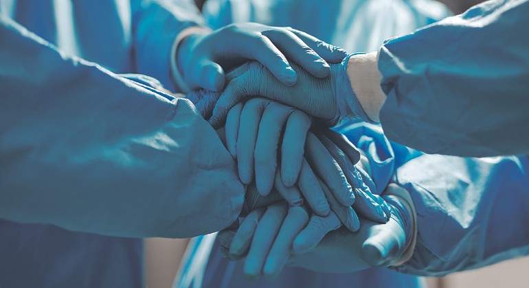 Equipo-sanitario-unido-Mapfre.jpg