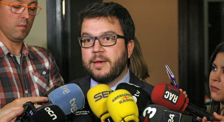aragones-pere-microfonos.jpg