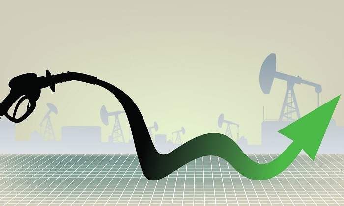 petroleo-flecha-sube-manguera.jpg
