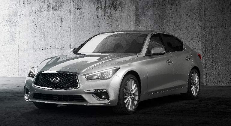 Infiniti-Q50-Hybrid-2018-01.jpg