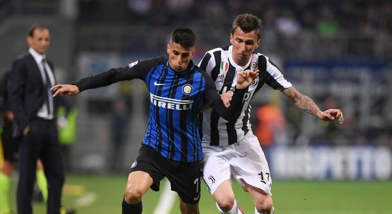 joao-cancelo-juventus-reuters.jpg
