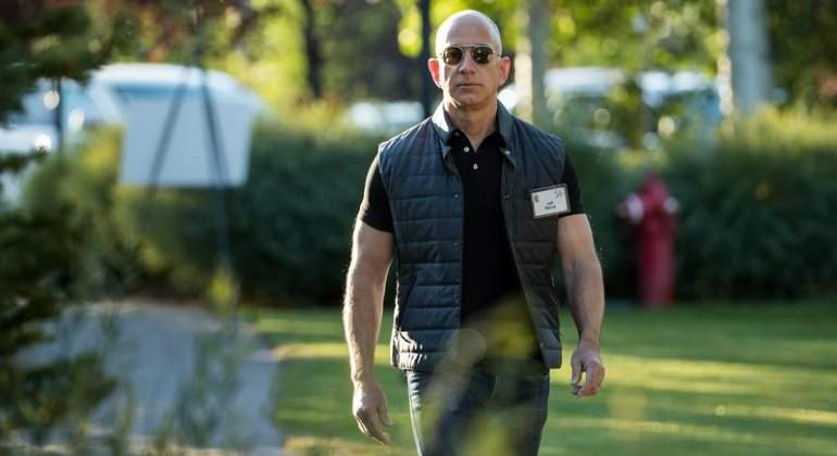 bezos-jeff-chaleco-770-getty.jpg